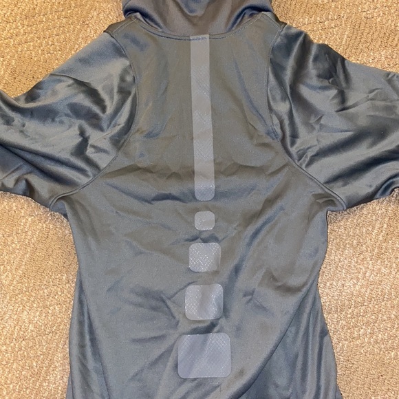 Adult Small Nike elite sweatshirt. Lightweight and great for exercising in. - Picture 2 of 3